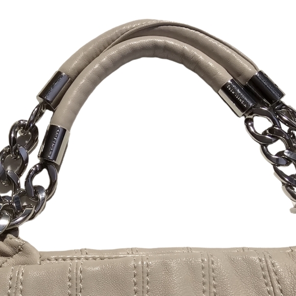 Michael Kors Erin shoulder  bag in buttery soft cream leather - Picture 7 of 14